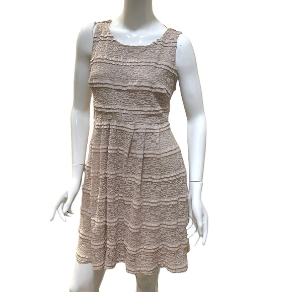 Cynthia Rowley Lace Crochet Pleated Fit & Flare Pullover Dress Beige Tan Size 6 - Picture 1 of 12